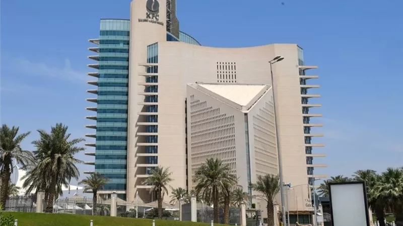 الكويت تخفض إنتاج النفط احترازيا مع تصاعد التوترات وتهديدات الملاحة بمضيق هرمز
