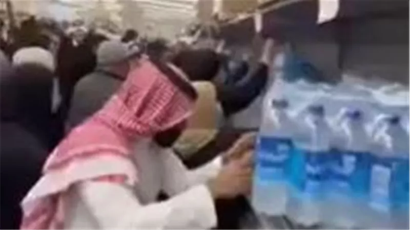 ذعر في الإمارات.. تهافت المواطنين على المتاجر وسط تصاعد الهجمات الإيرانية 