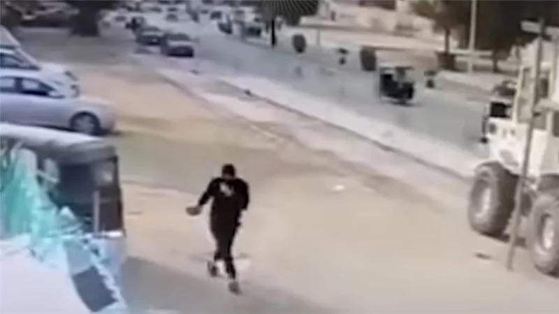 الداخلية تكشف ملابسات فيديو رشق شخص بالحجارة بالقاهرة