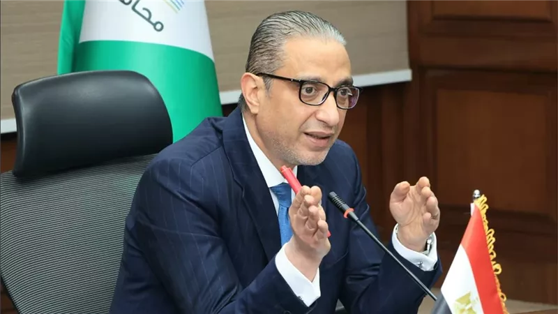 محافظ الجيزة يشدد على التصدى لحالات تبوير الأراضي الزراعية بمركز كرداسة