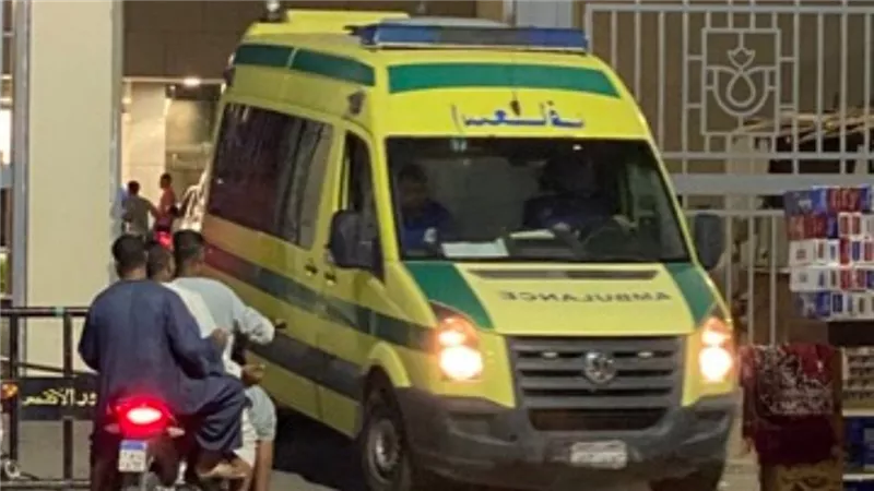 مأساة على طريق أرمنت بالأقصر.. مصرع شاب وإصابة اثنين في تصادم دراجتين ناريتين