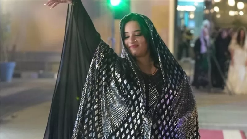 إحتفالا بشهر المرأة .. ديفيليه للأزياء الشعبية بأكاديمية الفنون
