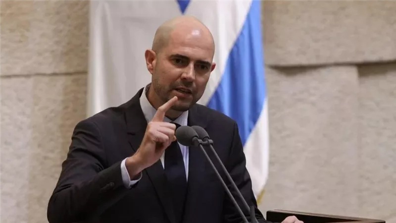بعد تعيينه مرشدا للبلاد.. رئيس الكنيست الإسرائيلي يهدد مجتبي خامنئي بالاغتيال