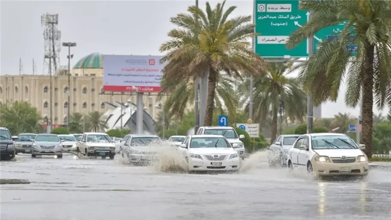 أمطار ورياح قوية وسيول.. توقعات حالة الطقس في السعودية اليوم