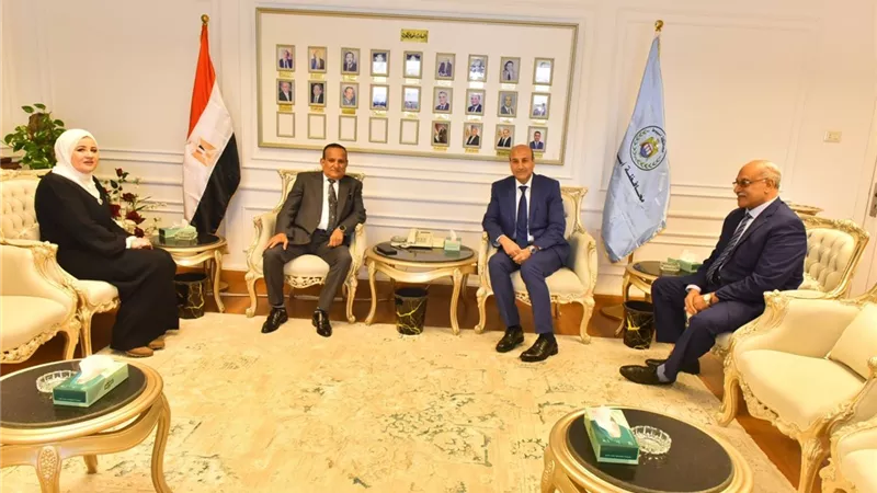 محافظ أسيوط يستقبل قيادات النيابة الإدارية ويؤكد التعاون لترسيخ النزاهة