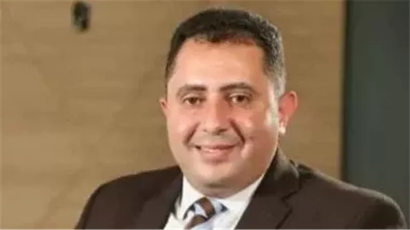 محافظ دمياط يتفقد شارع عبد الرحمن ويوجه بانهاء أعمال رد الشيء لأصله