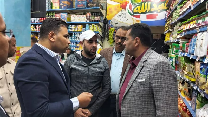 حملة مكبرة لضبط الأسعار وتراخيص المحلات ورفع التراكمات والقمامة وصيانة الإنارة
