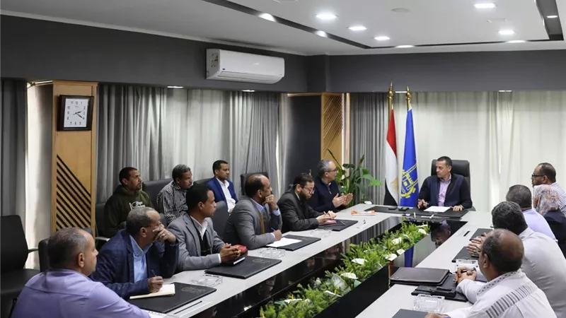 محافظ أسوان: لاتهاون مع المتلاعبين بالأسواق وإحالة المخالفين للنيابة العسكرية 