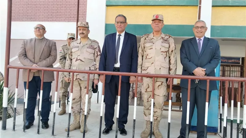 في يوم الشهيد.. القادة ووكيل التعليم يشاركون طلاب بني سويف الزخرفة العسكرية
