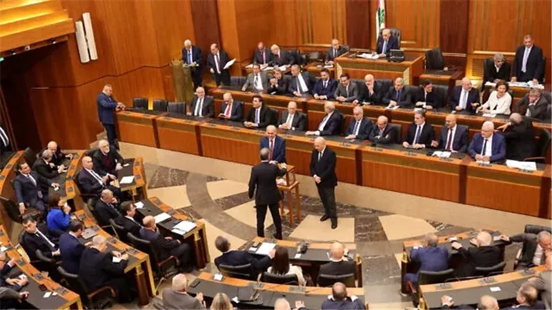 البرلمان اللبناني يؤجل الانتخابات التشريعية لعامين بسبب التصعيد الأمني
