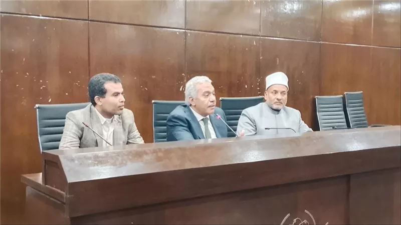 ندوة (البحوث الإسلامية) تناقش أزمة القدوات ومعركة الانتماء والهوية