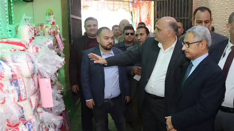 محافظ بني سويف يتفقد منفذ السلع بالفشن ويشدد على المتابعة والرقابة