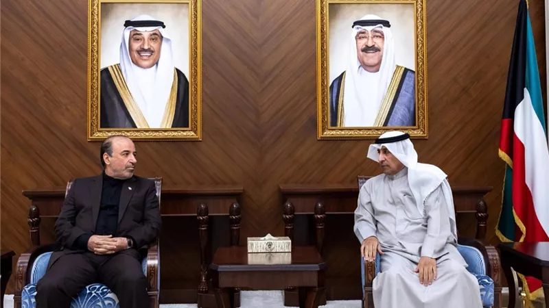 للمرة الثانية.. الكويت تستدعي سفير طهران احتجاجا على العدوان الإيراني