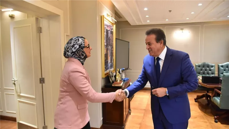 وزير الصحة يستقبل محافظ الوادي الجديد لمتابعة المشروعات الصحية الجارية