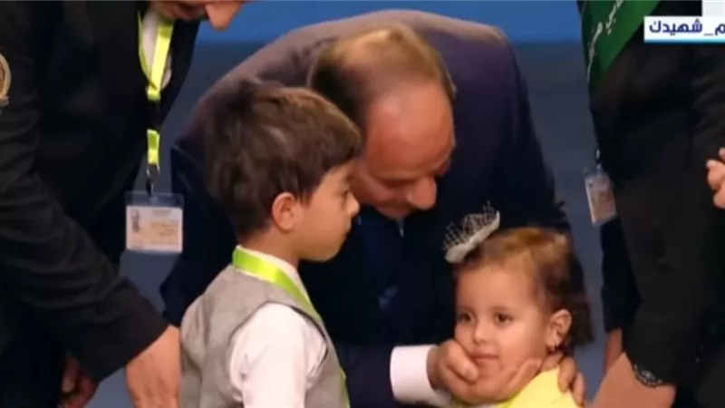 ابن الشهيد محمد إيهاب للرئيس: عايز أطلع ظابط عشان أجيب حق بابا