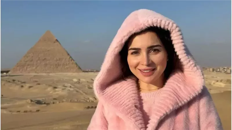 بصورة جديدة.. أول ظهور لمي عز الدين بعد أزمتها الصحية