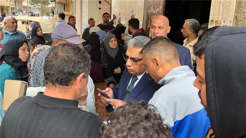 محافظ الدقهلية يتفقد المخابز بقرى طلخا ويؤكد على وصول الدعم لمستحقيه