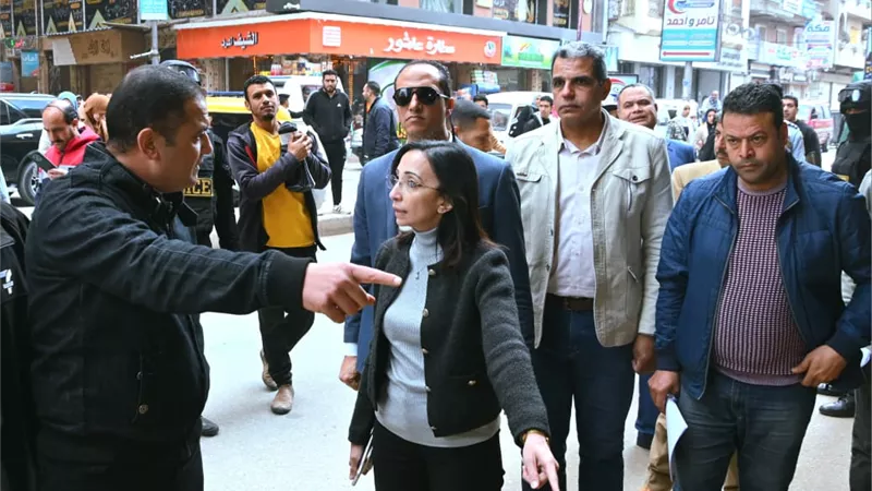 محافظ البحيرة تقود حملة مفاجئة لضبط الأسواق وأزمة السلع بأبو حمص