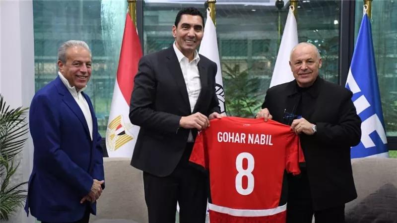 وزير الشباب والرياضة يزور مشروع 