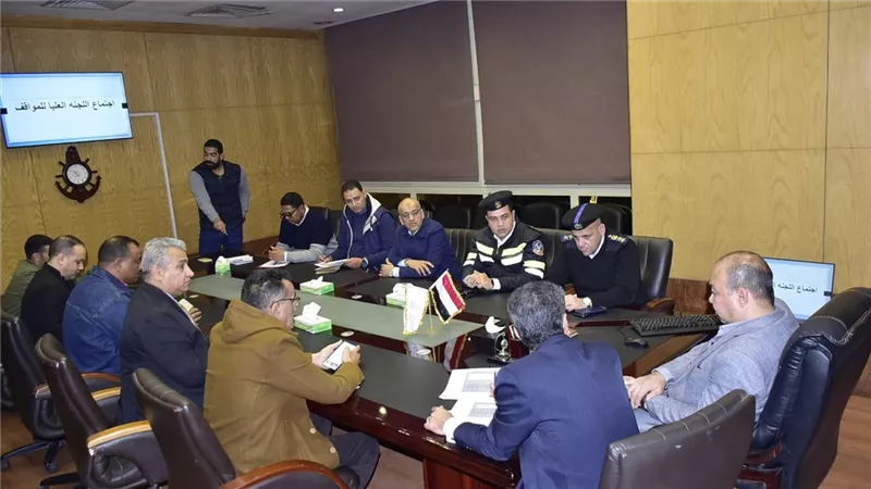 اجتماع اللجنة العليا للمواقف بالأقصر لمتابعة تطبيق التسعيرة الجديدة للوقود 