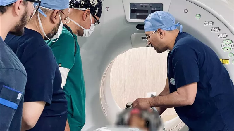 نجاح أول عملية زرع مضخة باكلوفين لعلاج التشنج العضلي الشديد بالأقصر