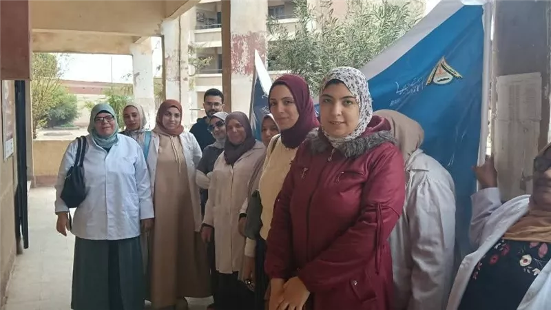 جامعة بنها تنظم قافلة طبية متخصصة بمدرسة سمير ناصف الاعدادية بشبلنجة