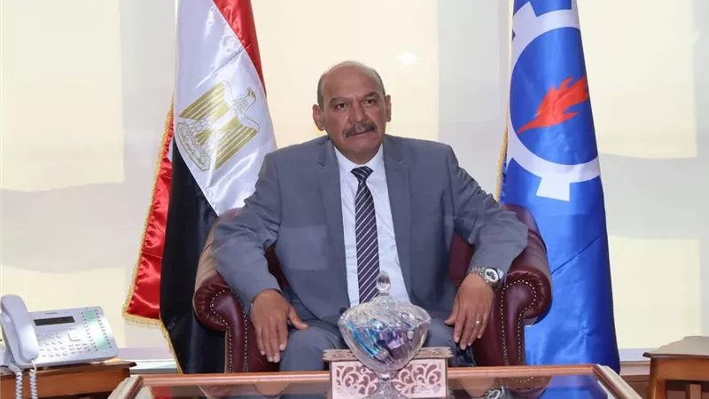 السويس: محافظ المحافظة يعيد هيكلة المستشارين لدعم الكفاءات المحلية