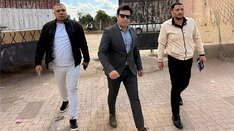 مدير الشباب والرياضة بدمياط يحيل عدد من المديرين للتحقيق خلال جولة مفاجئة