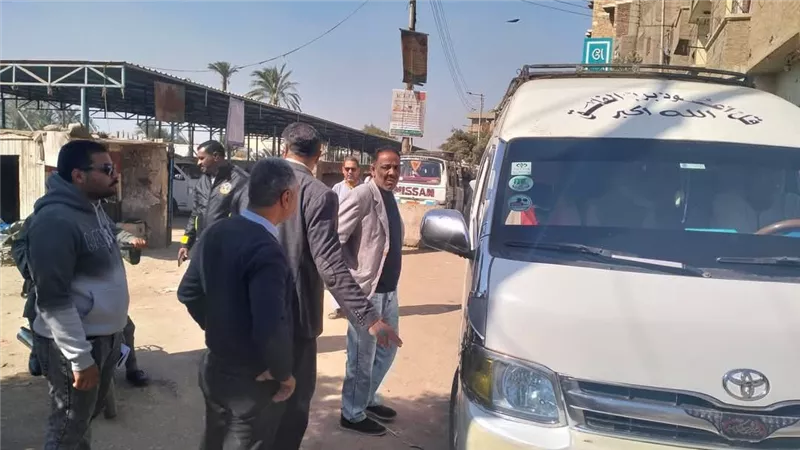 جولات ميدانية مكثفة في قوص لضبط تعريفة المواصلات بعد زيادة أسعار الوقود