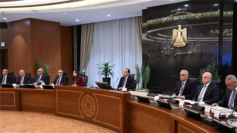 مدبولي يستعرض الموقف التنفيذي والمالي للمرحلة الأولى من مبادرة 