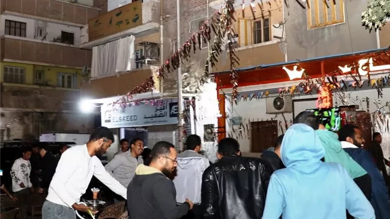 حملات لرفع للإشغالات والباعة الجائلين بالأسواق والمناطق السكنية بأسوان