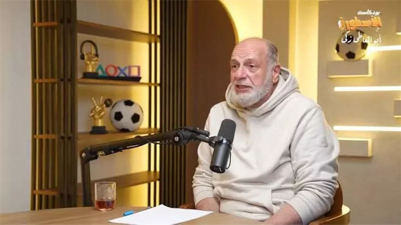 محمد عبد الوهاب يفتح النار عل إدارة لأهلي بسبب وسام أبو علي