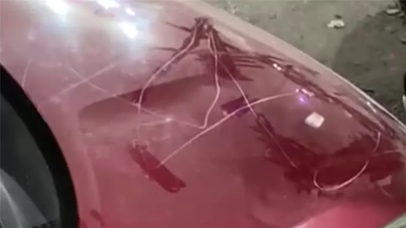 الشرطة تحاصر 
