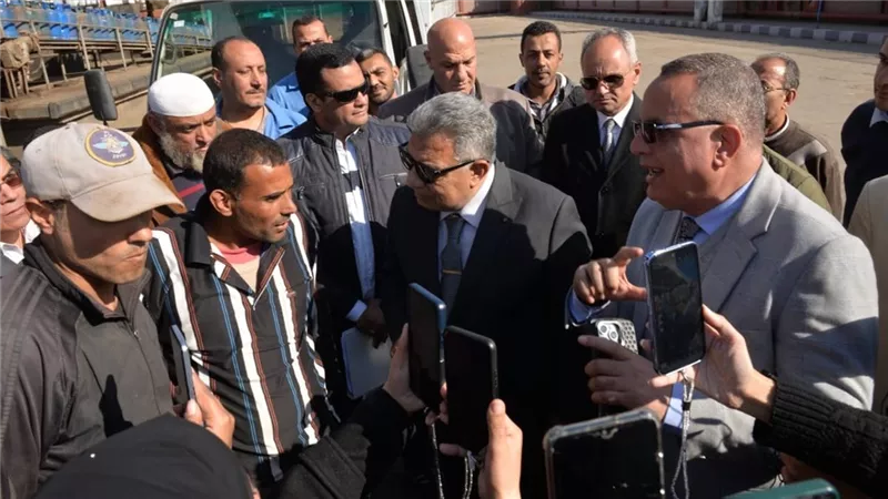محافظ الدقهلية يتفقد محطة تعبئة أسطوانات البوتاجاز بطلخا