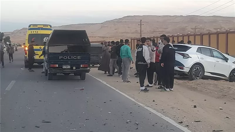 4 مصابين في تصادم ثلاث سيارات على طريق السويس – الإسماعيلية