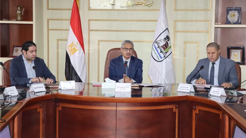 محافظ بني سويف يعلن خطة عاجلة لترشيد الطاقة وضبط الأسواق