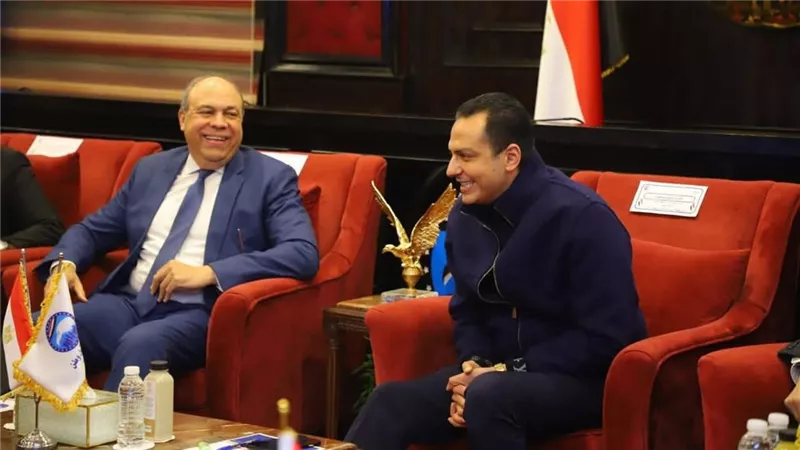 أحمد عبد الجواد: 
