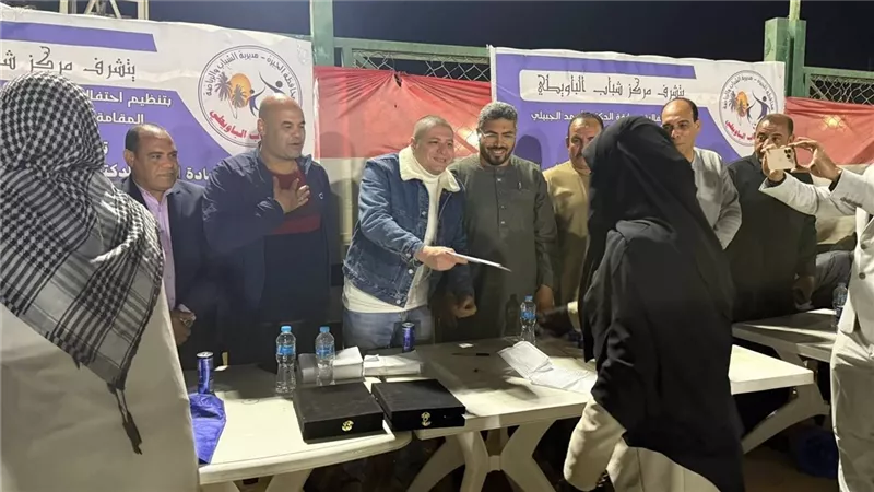 أحمد جبيلي يكرم حفظة القرآن ويحضر دورة رمضانية لأبناء الواحات