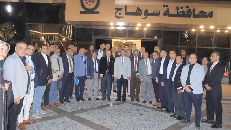 محافظ سوهاج يلتقي الصحفيين والإعلاميين لوضع خطة لدعم العمل الإعلامي