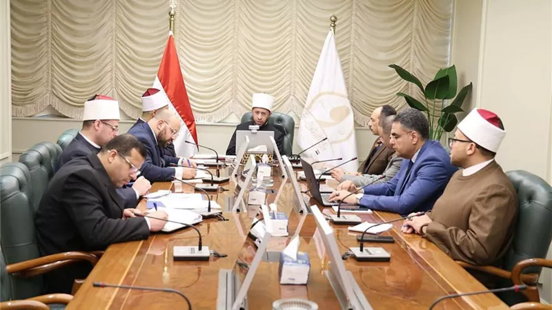 استعدادًا لعيد الفطر.. تفاصيل اجتماع وزير الأوقاف بمديري المديريات الإقليمية