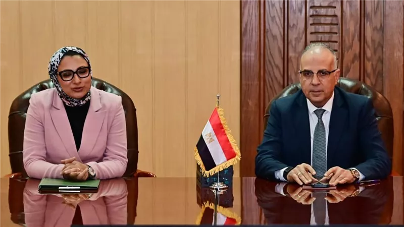 هانى سويلم وحنان مجدى يبحثان ضوابط استخدام المياه الجوفية بالوادي الجديد