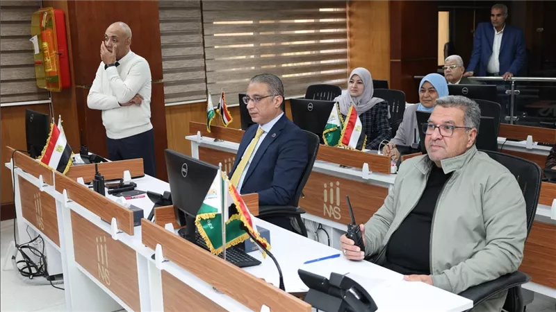 للالتزام بالتعريفة الجديدة محافظ الجيزة يتابع انتظام مواقف السرفيس
