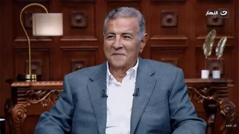 عمر الدماطي: والدي علمني من الطفولة قيمة الجلوس مع العمال