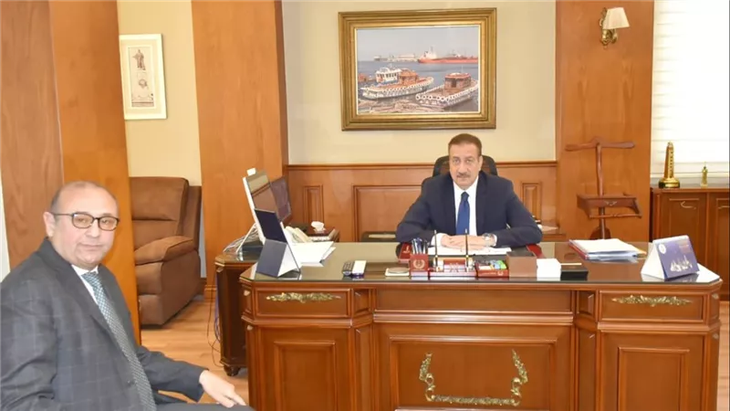 محافظ بورسعيد يستقبل سكرتير الاتحاد العام للغرف التجارية ورئيسها 