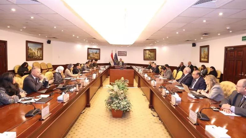 وزير الاتصالات يستعرض انجازات مصر وخطط المجلس الوطني للذكاء الاصطناعي