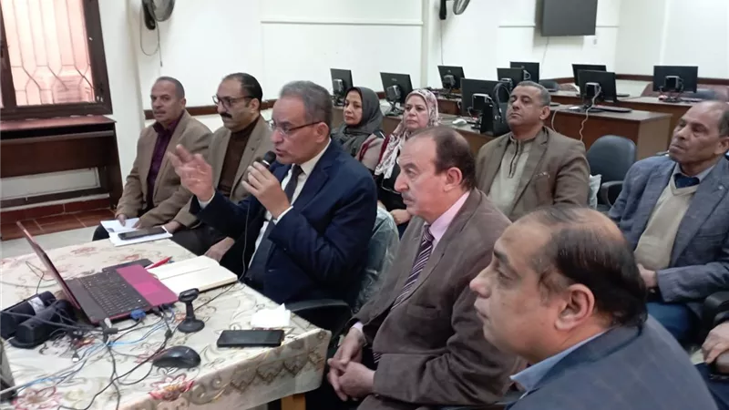 تعليم بني سويف: بحث خطة ترشيد الإنفاق والاستهلاك والاستعداد لامتحانات مارس