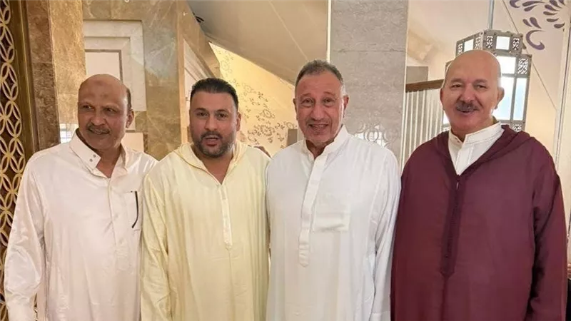 الخطيب بصحبة جمال الجارحي ونائب رئيس سموحة يؤدون مناسك العمرة