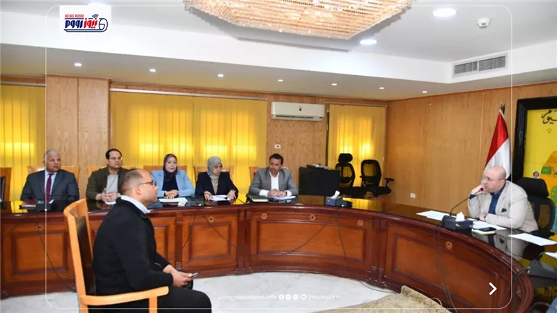 محافظ الفيوم يوجه بسرعة مراجعة الموقف القانوني لمستحقي البيت الريفي بالريان