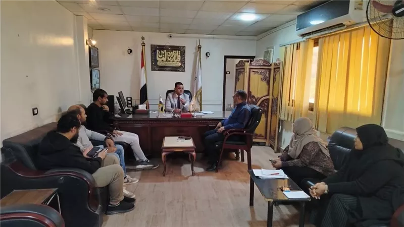 رئيس مدينة أرمنت يتابع مستجدات 