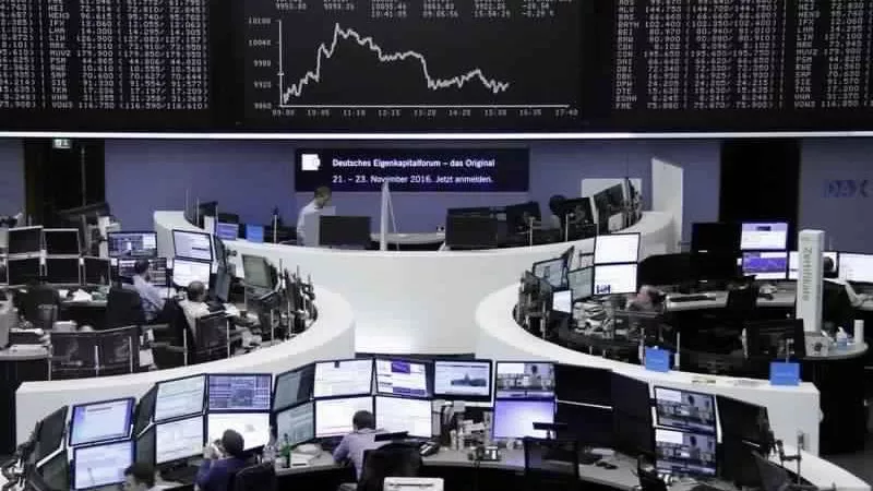 الأسهم الأوروبية تهوي 1.3% مع اشتعال حرب الغاز وترقب قرار الفائدة